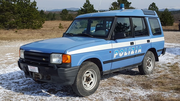 Land-Rover-discovery-1-Polizia-di-Stato-Front.jpg